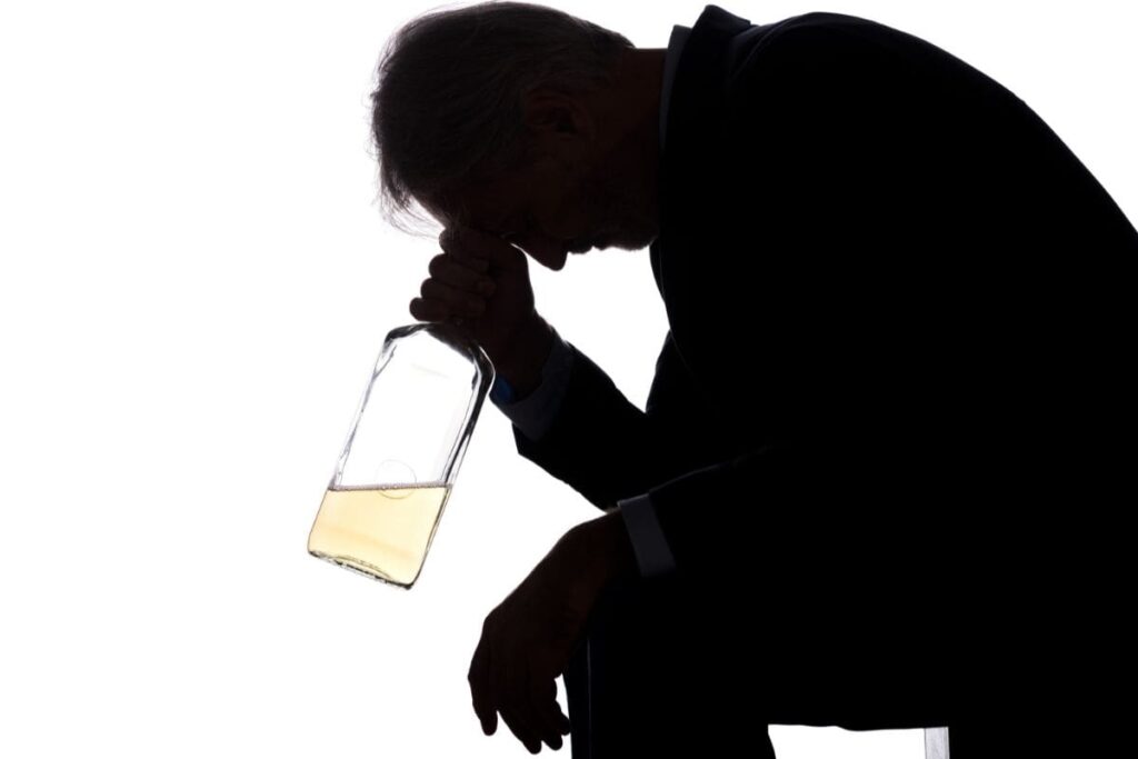 man with severe alcohol addiction is at risk of delirium tremens