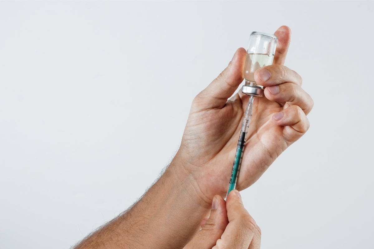 doctor prepares a vivitrol shot